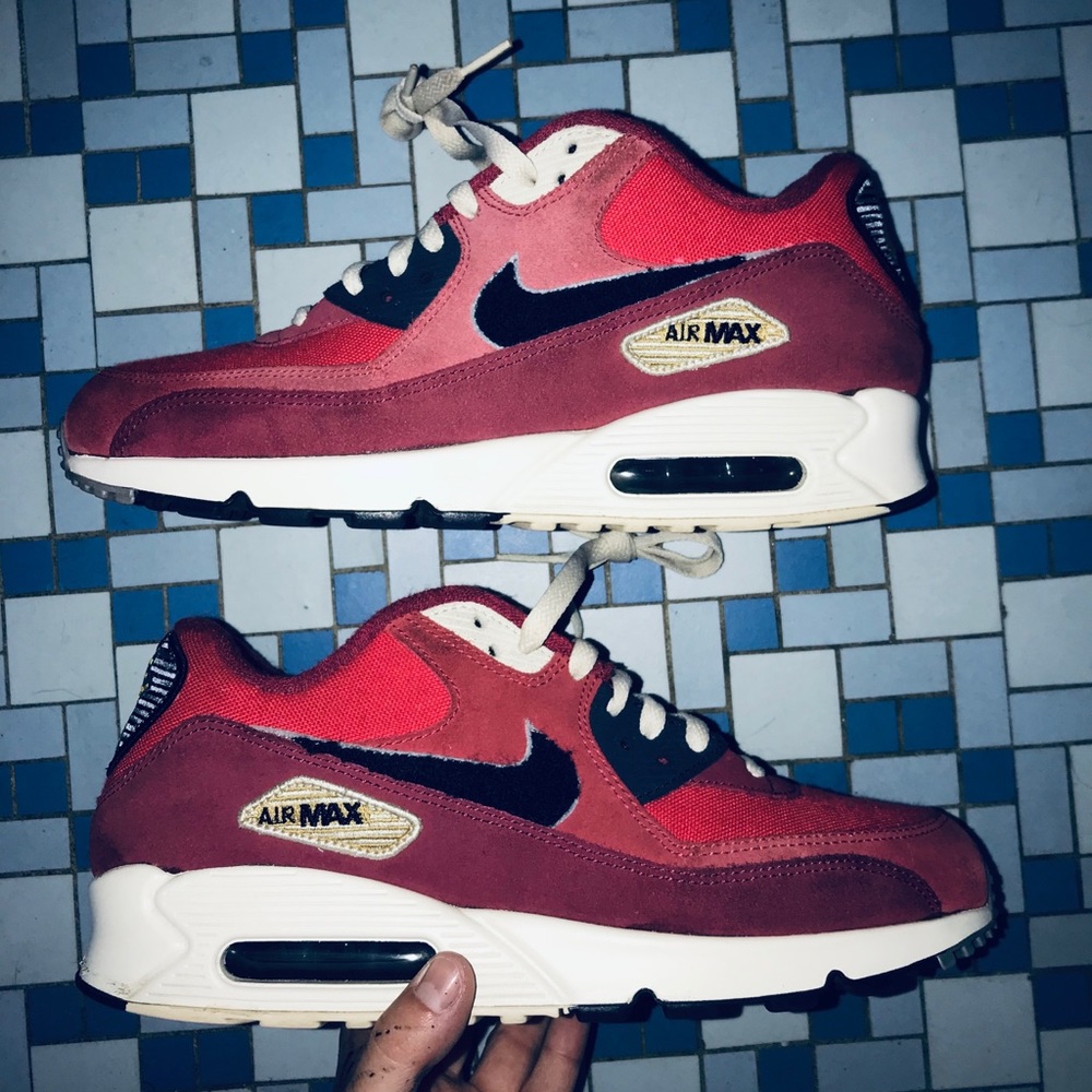 Nike Air Max 90 Red & White Sneakers Shoes RARE Mens 9 EUC